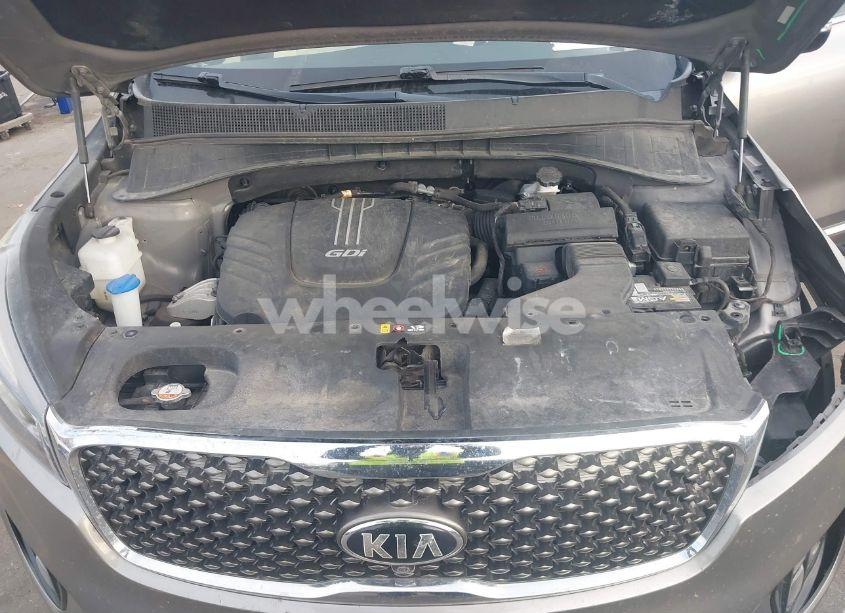 Photo 10 of 2017 Kia Sorento 3.3L SXL (VIN 5XYPKDA59HG304752)