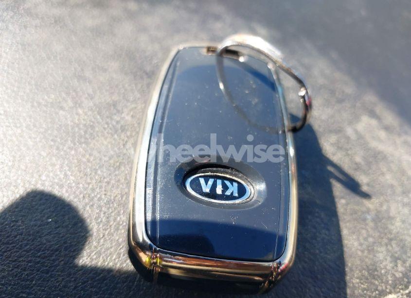 Photo 11 of 2016 Kia Sorento 3.3L SX (VIN 5XYPKDA5XGG173541)