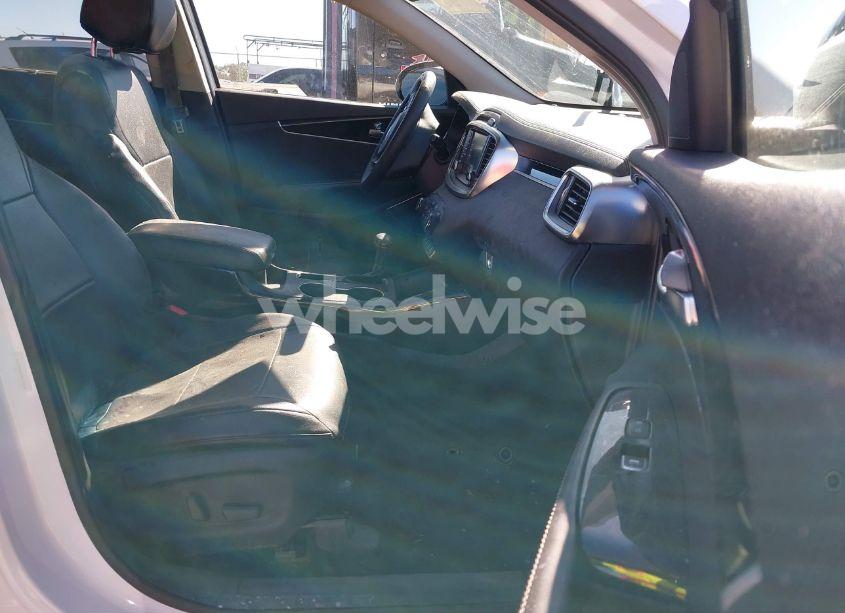 Photo 5 of 2016 Kia Sorento 3.3L SX (VIN 5XYPKDA5XGG173541)