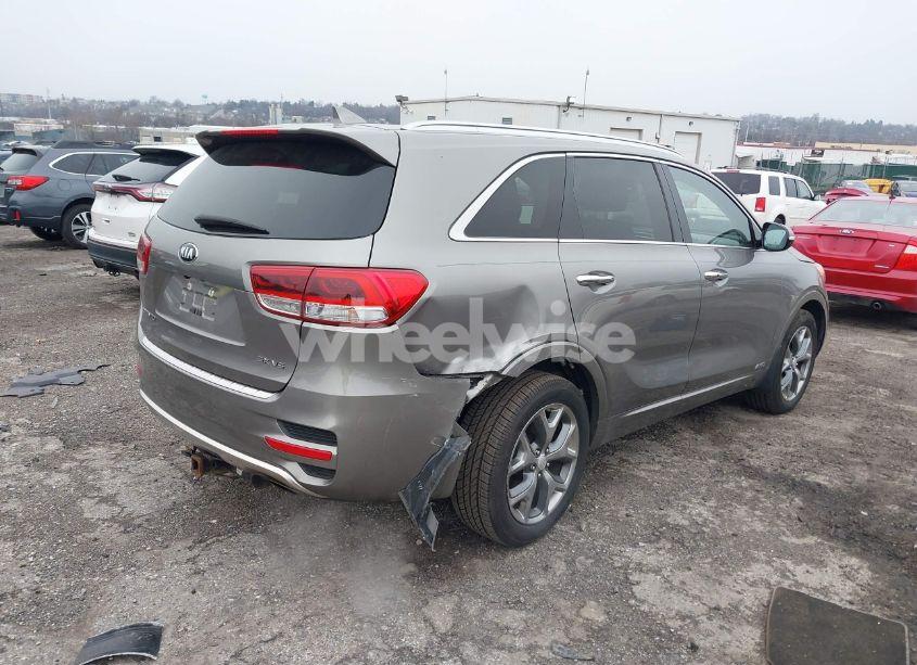Photo 4 of 2017 Kia Sorento 3.3L SX (VIN 5XYPKDA5XHG261958)