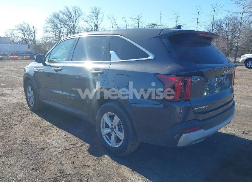 Photo 3 of 2025 Kia Sorento LX (VIN 5XYRG4JC0SG351796)