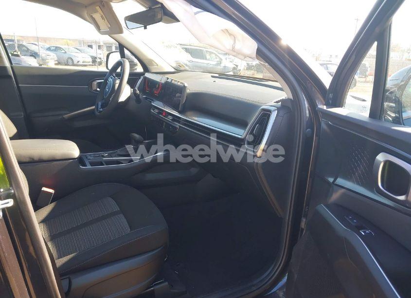 Photo 5 of 2025 Kia Sorento LX (VIN 5XYRG4JC0SG351796)