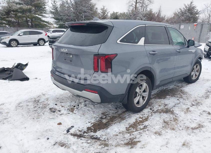 Photo 4 of 2024 Kia Sorento LX (VIN 5XYRG4JC3RG255042)