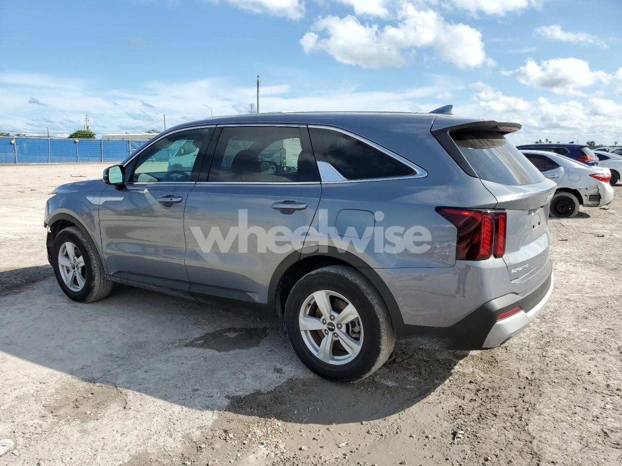 Photo 2 of 2025 KIA SORENTO LX (VIN 5XYRG4JC4SG339974)