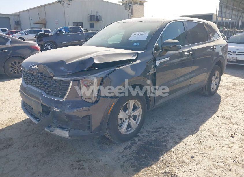Photo 2 of 2025 Kia Sorento LX (VIN 5XYRG4JC4SG355799)