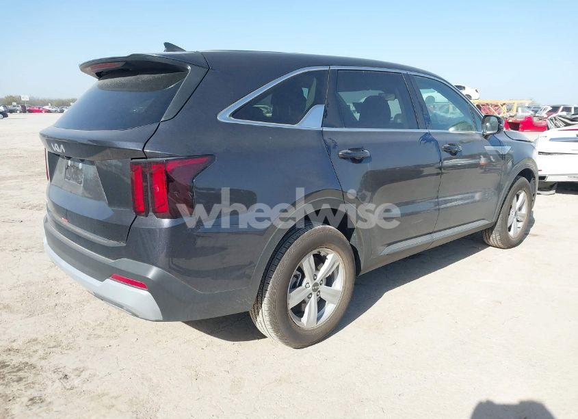 Photo 4 of 2025 Kia Sorento LX (VIN 5XYRG4JC4SG355799)