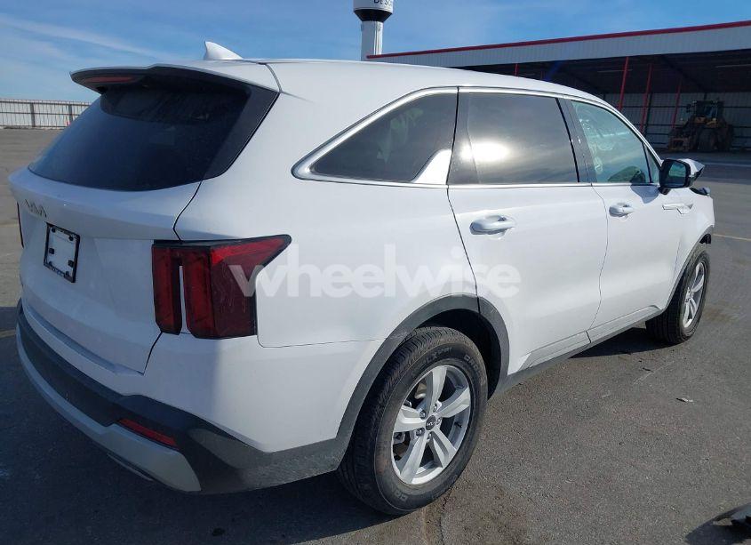 Photo 4 of 2025 Kia Sorento LX (VIN 5XYRG4JC5SG315120)