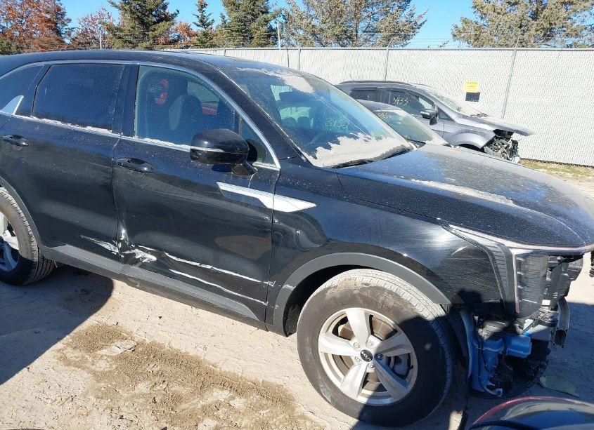 2024 Kia Sorento LX (VIN 5XYRG4JC7RG308793) main photo