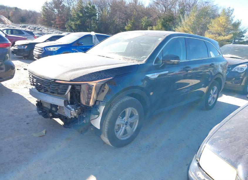 Photo 2 of 2024 Kia Sorento LX (VIN 5XYRG4JC7RG308793)