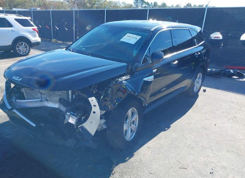 Photo 2 of 2024 Kia Sorento LX (VIN 5XYRG4JC8RG293902)