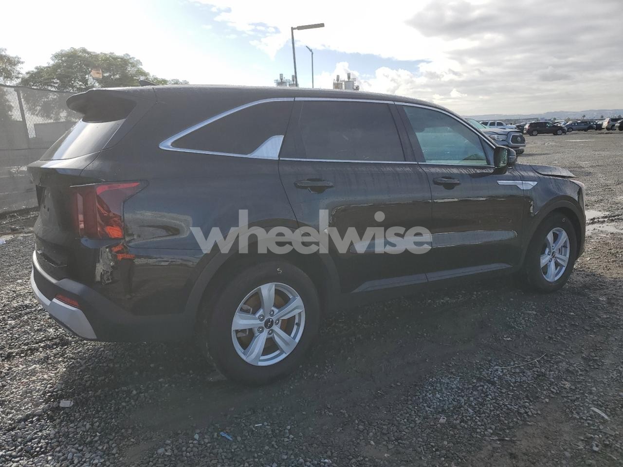 Photo 3 of 2024 KIA SORENTO LX (VIN 5XYRG4JC9RG309377)