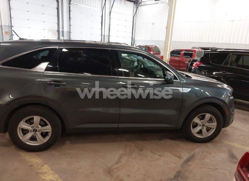 Photo 13 of 2022 Kia Sorento LX (VIN 5XYRG4LC0NG116249)