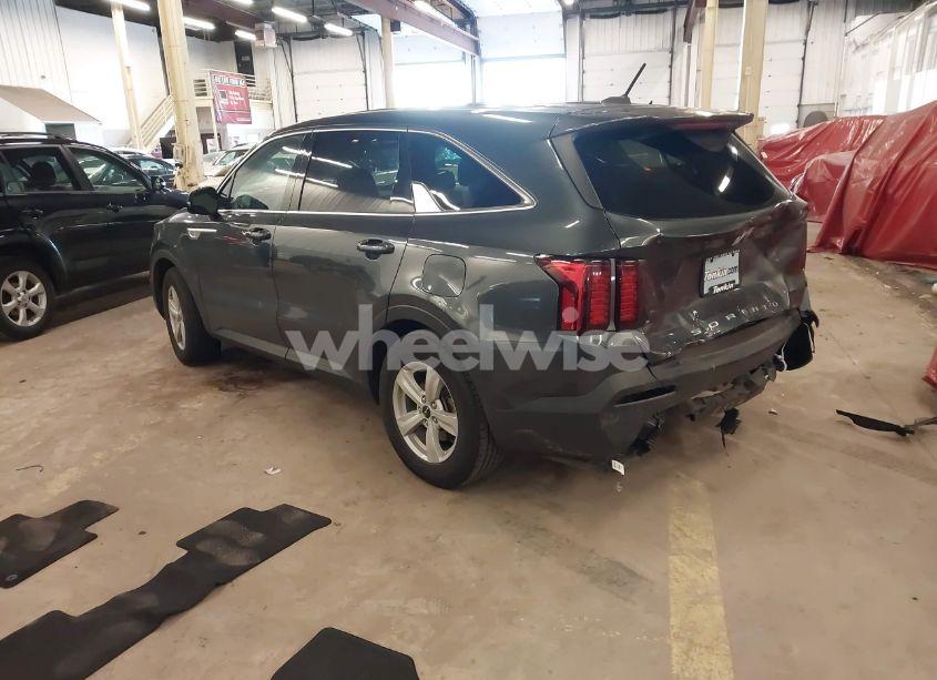 Photo 3 of 2022 Kia Sorento LX (VIN 5XYRG4LC0NG116249)