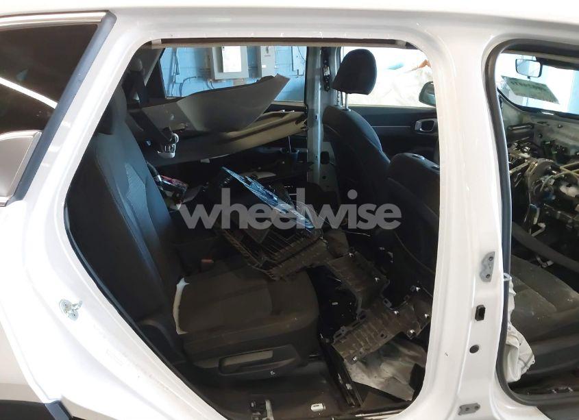 Photo 8 of 2022 Kia Sorento LX (VIN 5XYRG4LC1NG106295)