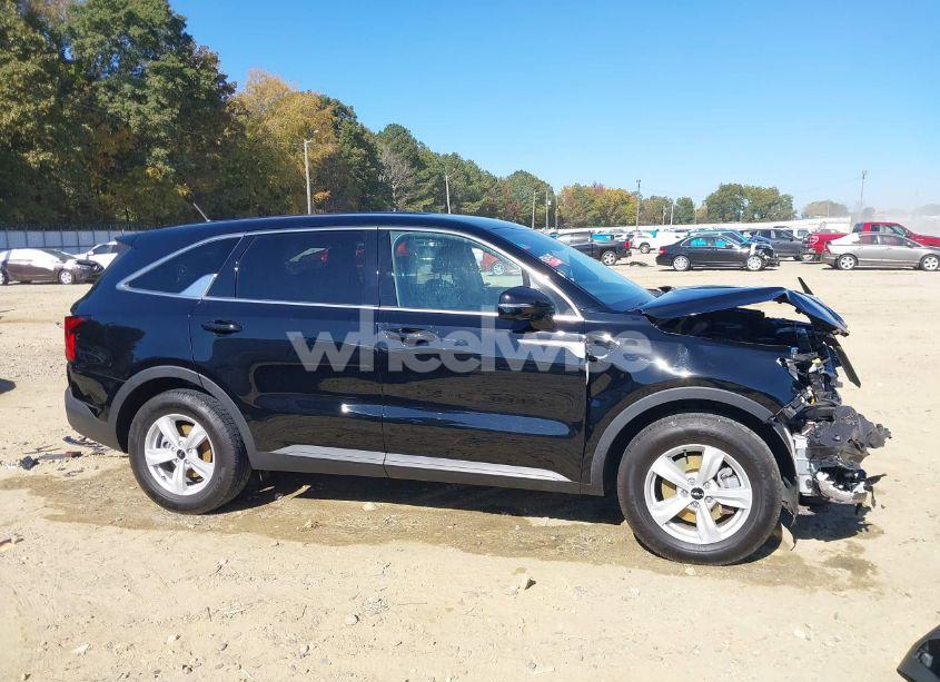 Photo 14 of 2022 Kia Sorento LX (VIN 5XYRG4LC2NG080225)