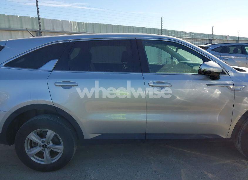 Photo 13 of 2022 Kia Sorento LX (VIN 5XYRG4LC2NG103115)