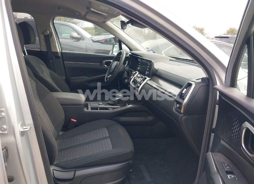 Photo 5 of 2022 Kia Sorento LX (VIN 5XYRG4LC2NG103115)