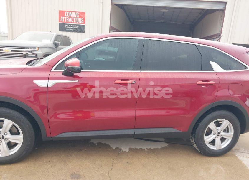 Photo 14 of 2021 Kia Sorento LX (VIN 5XYRG4LC3MG069894)