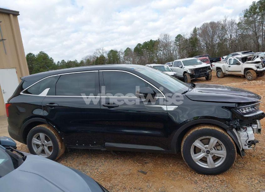 Photo 13 of 2023 Kia Sorento LX (VIN 5XYRG4LC3PG170888)