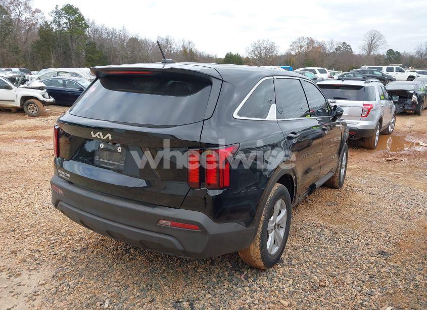Photo 4 of 2023 Kia Sorento LX (VIN 5XYRG4LC3PG170888)