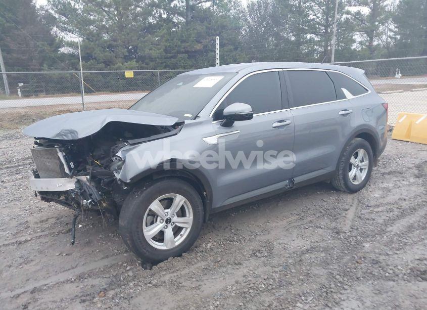 Photo 2 of 2023 Kia Sorento LX (VIN 5XYRG4LC3PG198948)