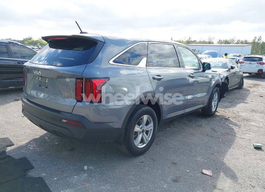 Photo 4 of 2023 Kia Sorento LX (VIN 5XYRG4LC3PG231074)