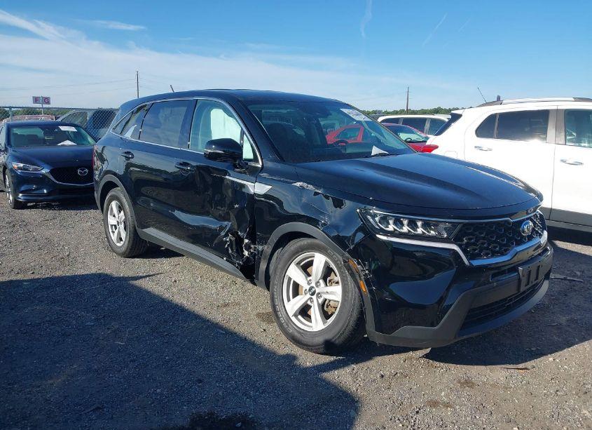 2021 Kia Sorento LX (VIN 5XYRG4LC4MG065904) main photo
