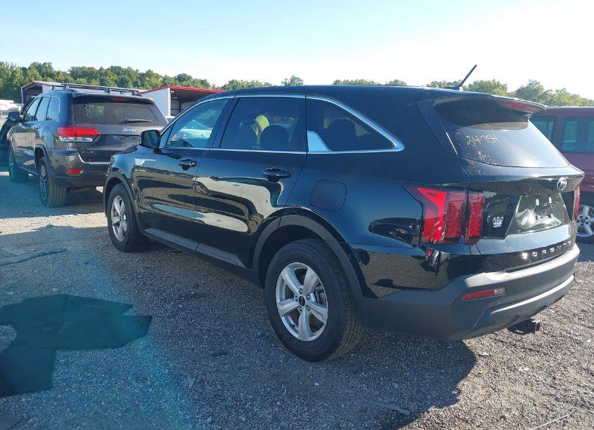Photo 3 of 2021 Kia Sorento LX (VIN 5XYRG4LC4MG065904)