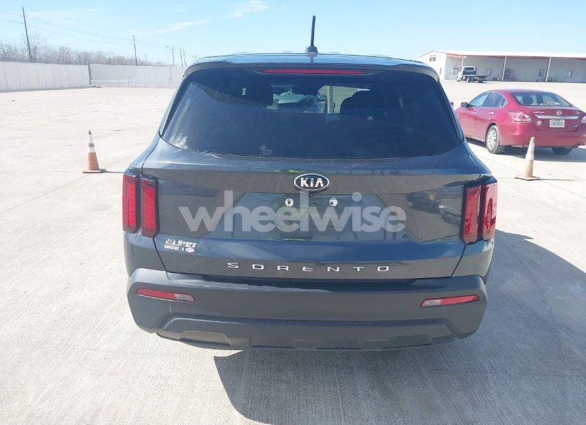 Photo 16 of 2021 Kia Sorento LX (VIN 5XYRG4LC4MG066504)