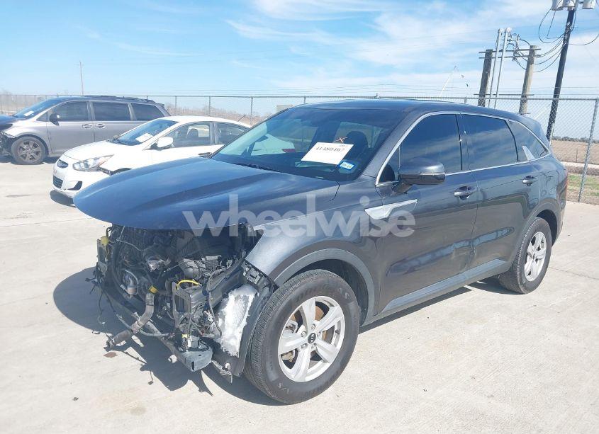 Photo 2 of 2021 Kia Sorento LX (VIN 5XYRG4LC4MG066504)