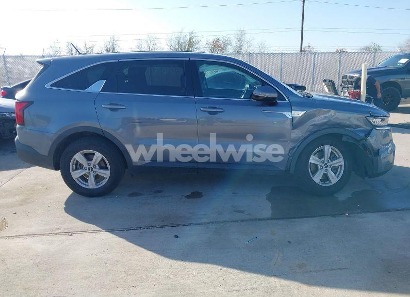 Photo 12 of 2022 Kia Sorento LX (VIN 5XYRG4LC4NG136813)