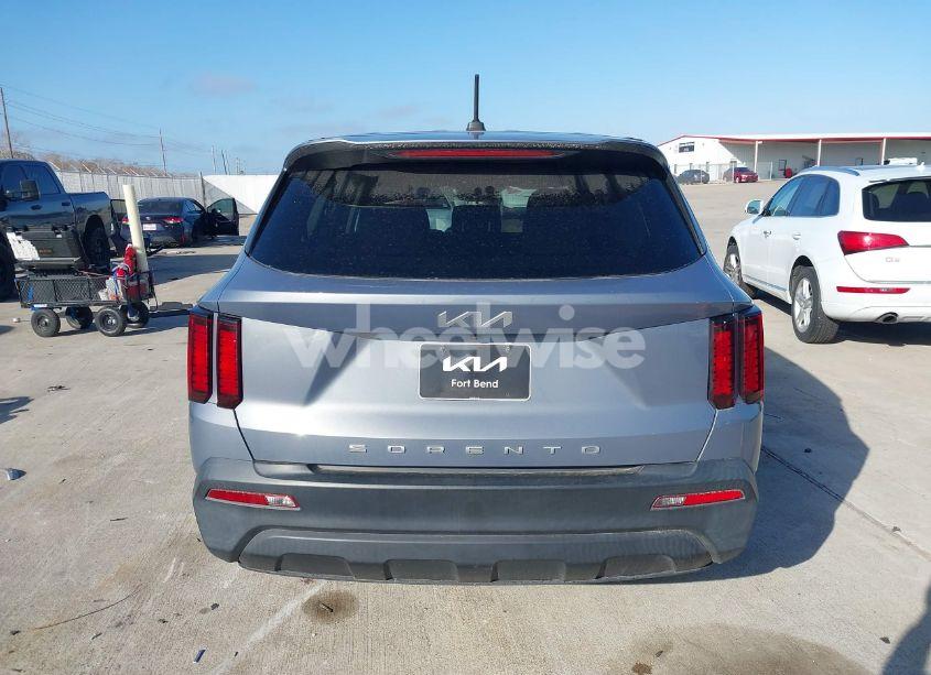 Photo 15 of 2022 Kia Sorento LX (VIN 5XYRG4LC4NG136813)