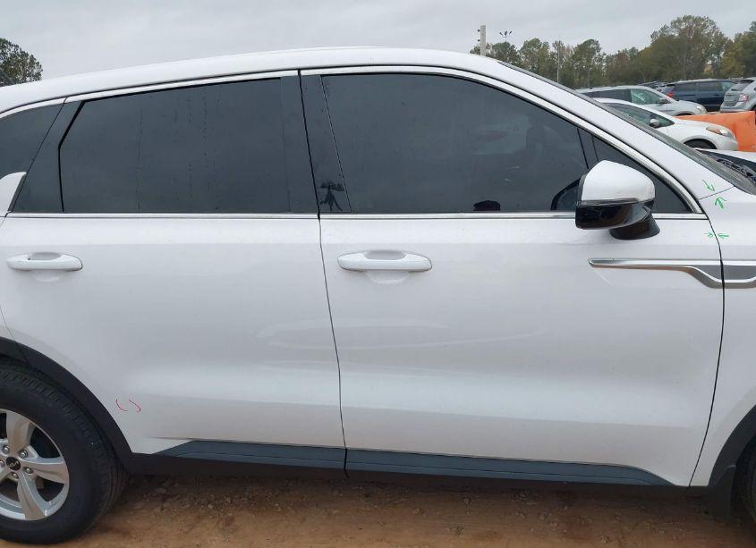 Photo 14 of 2023 Kia Sorento LX (VIN 5XYRG4LC4PG178109)