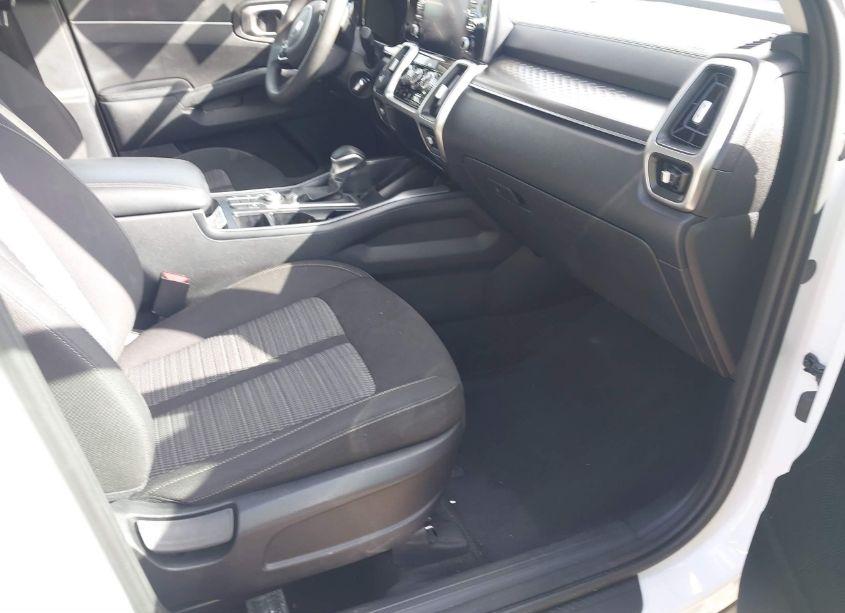 Photo 5 of 2021 Kia Sorento LX (VIN 5XYRG4LC5MG016016)