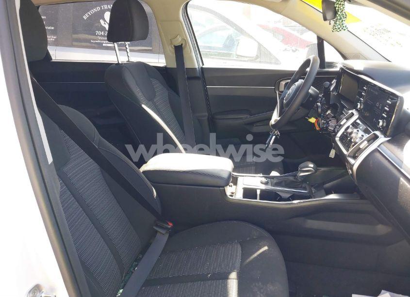 Photo 5 of 2021 Kia Sorento LX (VIN 5XYRG4LC5MG074045)