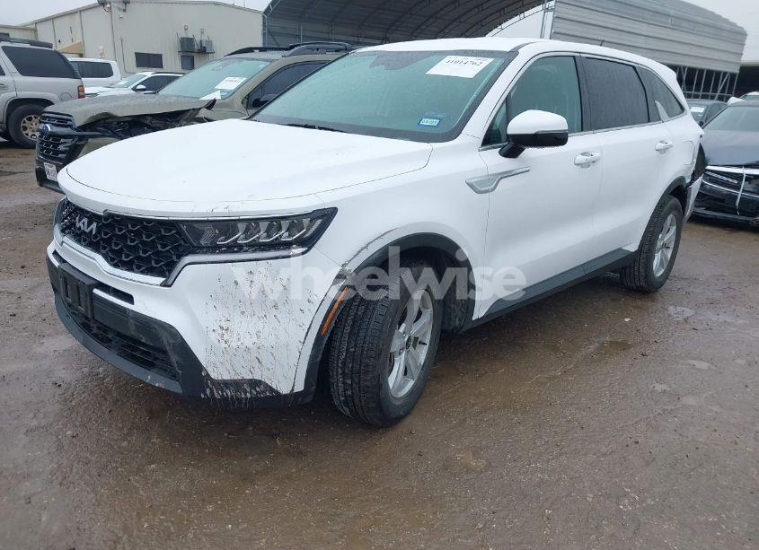 Photo 2 of 2023 Kia Sorento LX (VIN 5XYRG4LC5PG166163)