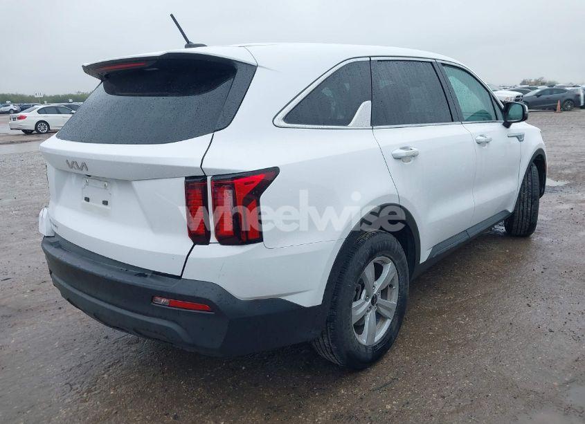 Photo 4 of 2023 Kia Sorento LX (VIN 5XYRG4LC5PG166163)