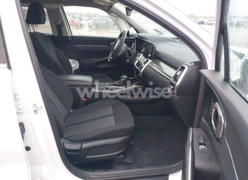 Photo 5 of 2023 Kia Sorento LX (VIN 5XYRG4LC5PG166163)
