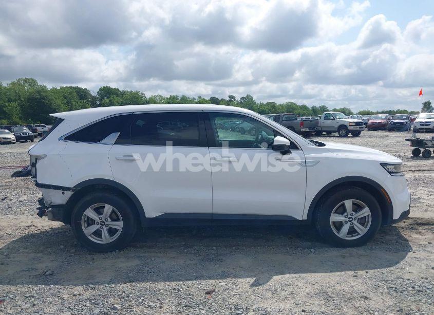Photo 14 of 2021 Kia Sorento LX (VIN 5XYRG4LC6MG022343)