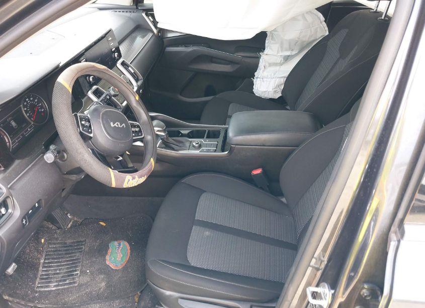 Photo 5 of 2022 Kia Sorento LX (VIN 5XYRG4LC6NG095567)