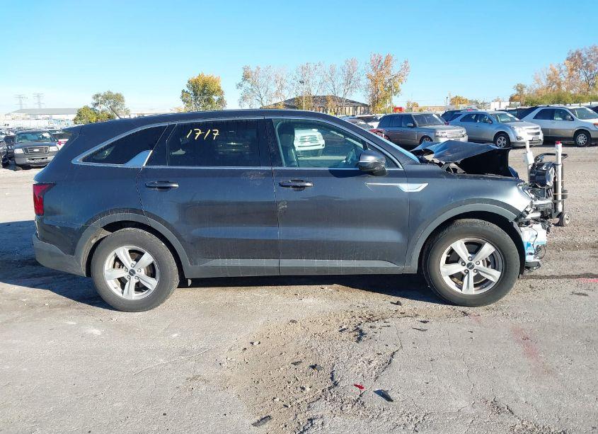 Photo 13 of 2022 Kia Sorento LX (VIN 5XYRG4LC6NG136117)