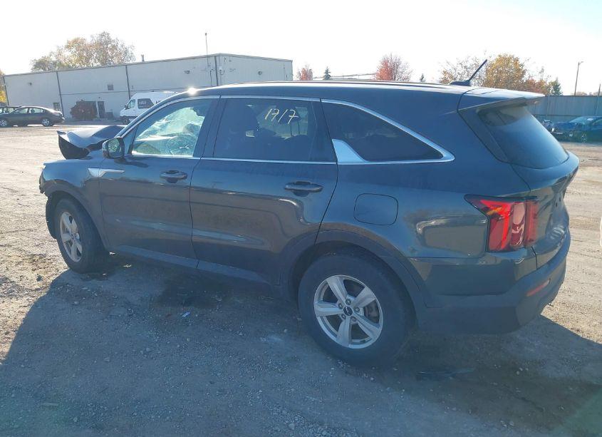 Photo 3 of 2022 Kia Sorento LX (VIN 5XYRG4LC6NG136117)