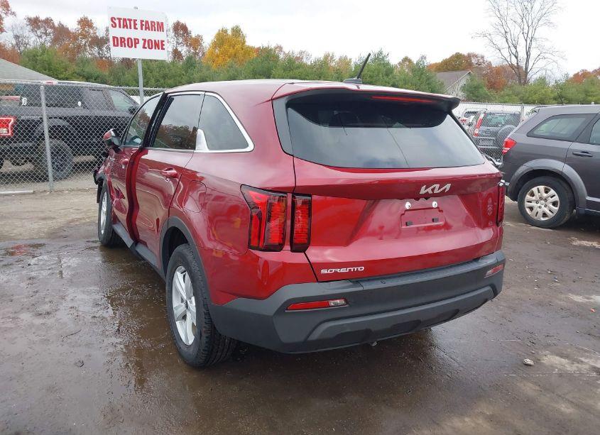 Photo 3 of 2023 Kia Sorento LX (VIN 5XYRG4LC6PG194148)
