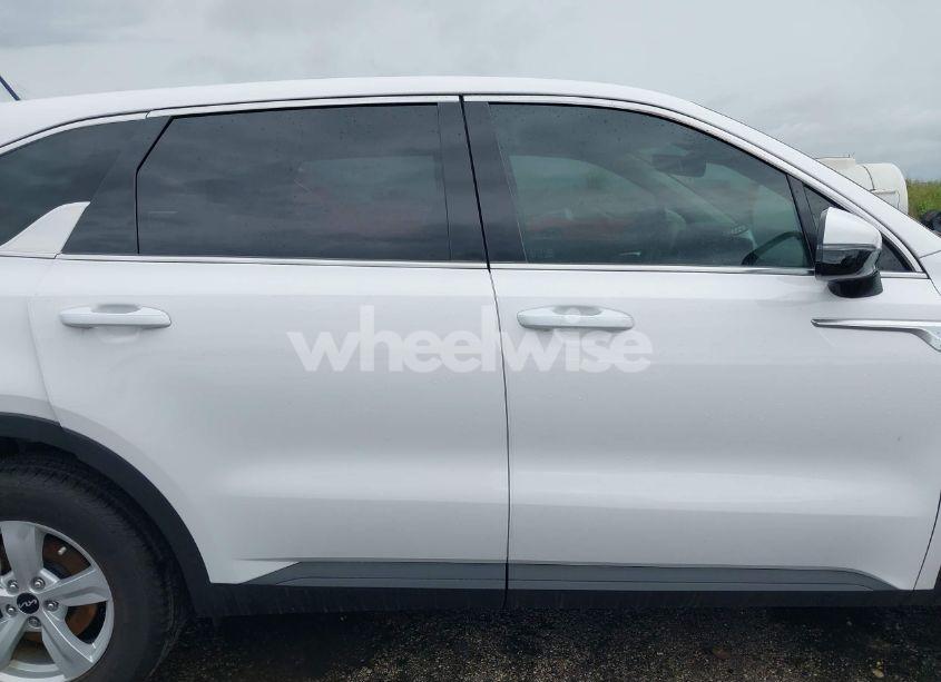 Photo 13 of 2023 Kia Sorento LX (VIN 5XYRG4LC6PG215435)