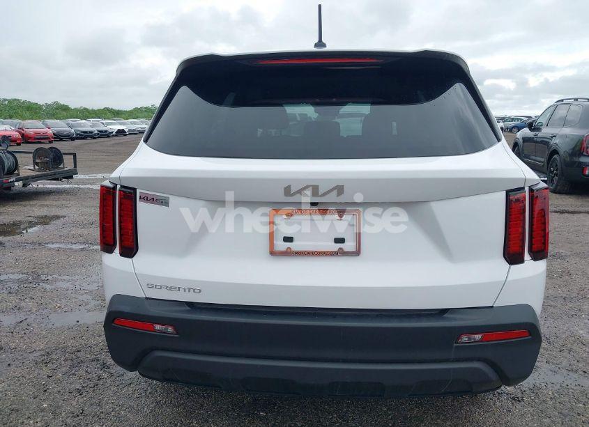 Photo 16 of 2023 Kia Sorento LX (VIN 5XYRG4LC6PG215435)