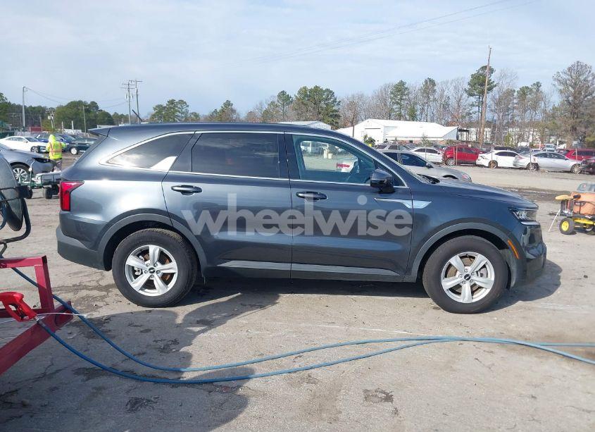 Photo 13 of 2023 Kia Sorento LX (VIN 5XYRG4LC7PG205397)