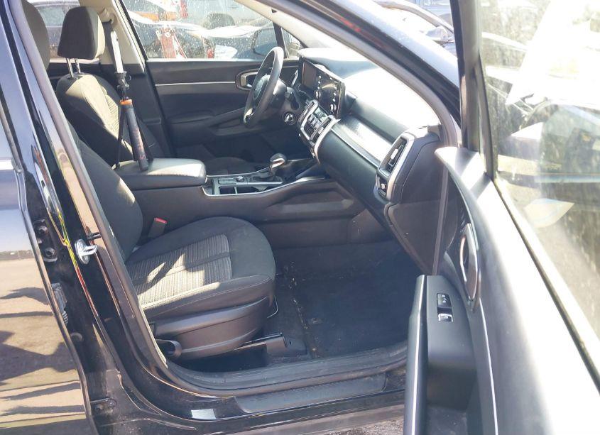 Photo 5 of 2023 Kia Sorento LX (VIN 5XYRG4LC7PG229943)