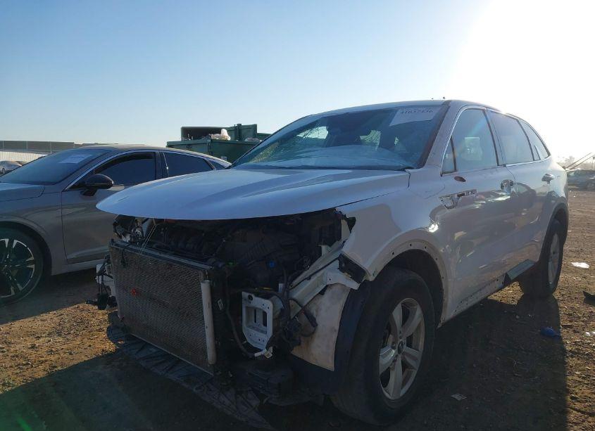 Photo 2 of 2021 Kia Sorento LX (VIN 5XYRG4LC8MG045252)