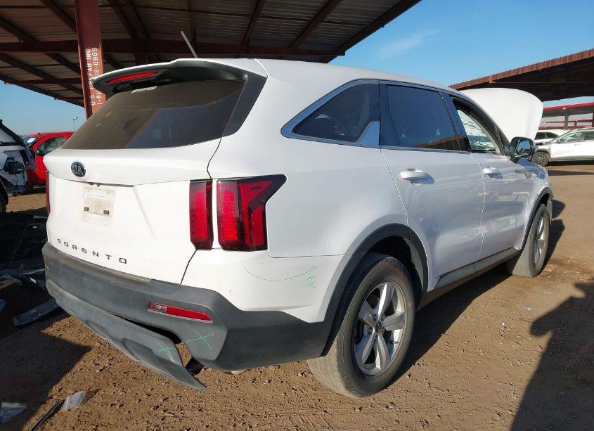 Photo 4 of 2021 Kia Sorento LX (VIN 5XYRG4LC8MG045252)