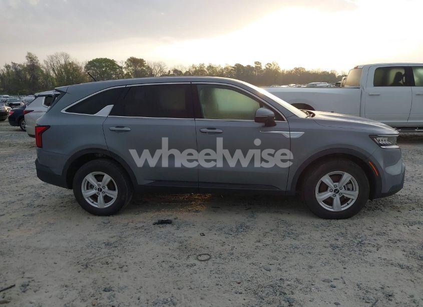 Photo 12 of 2022 Kia Sorento LX (VIN 5XYRG4LC8NG122154)
